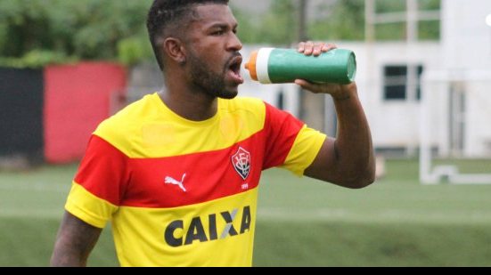 Imagem  Com volta de Geferson, Vitória divulga relacionados para encarar o Conquista 