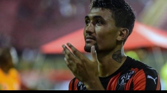 Imagem Afastado após lesão, Kieza pode retornar no jogo contra o Paraná