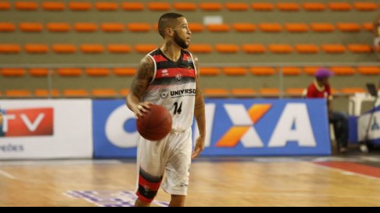 Imagem Vitória vence Campo Mourão e avança às quartas de final do NBB