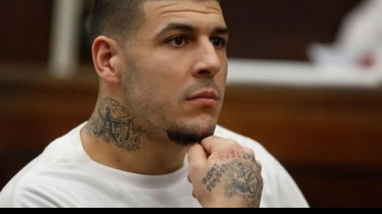 Imagem Aos 27 anos, ex-jogador da NFL é encontrado morto na prisão