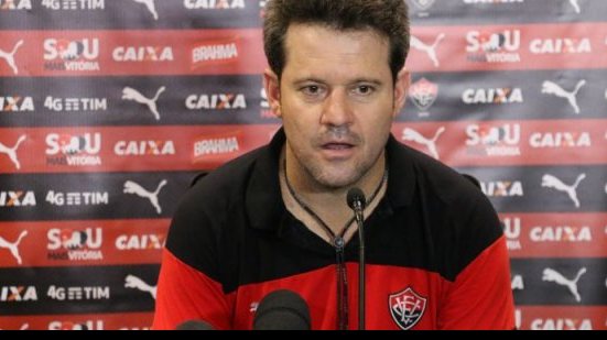 Imagem   Argel culpa quantidade de jogos e elogia meia e lateral esquerdo