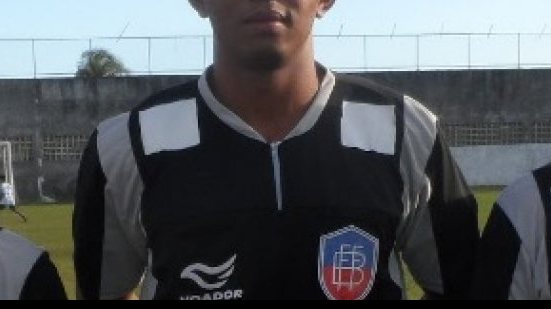 Imagem Ricarle Gustavo Batista será o árbitro de Bahia x Fluminense