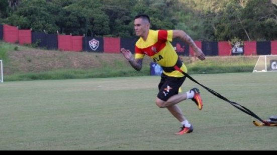 Imagem Bandidos rendem jogador do Vitória e roubam carro na Estrada do Coco