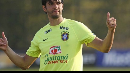 Imagem Com muitas conquistas na carreira, Kaká comemora 35 anos