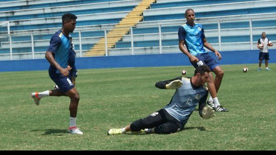 Imagem Ex-Bahia  comemora grande primeira fase do Água Santa na Série A2 e foca em título da competição