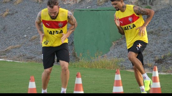 Imagem Vitória se reapresenta e Kieza, Farias e Xavier fazem trabalho físico