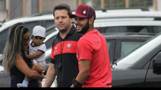 Imagem  Recuperando de cirurgia, volante vai acompanhar companheiros do Vitória