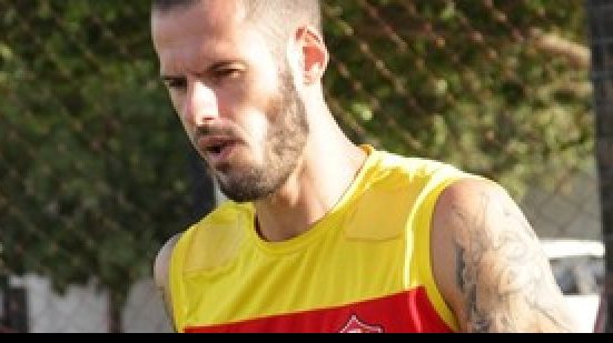 Imagem  Após vencer primeiro duelo do ano, zagueiro Vitória foge do favoritismo