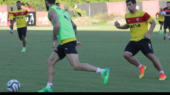 Imagem Sem mistério, Vitória divulga time para o clássico com retorno de Farias
