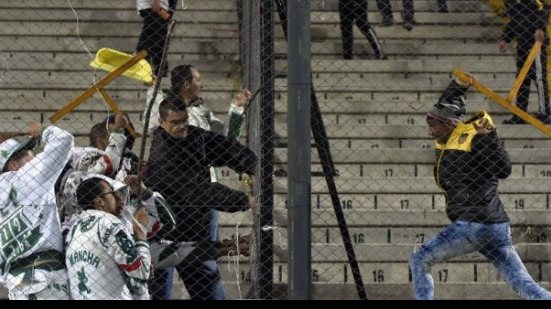 Imagem Peñarol acusa Palmeiras e Felipe Melo por confusão: &#039;Se fazem de bonzinhos&#039;