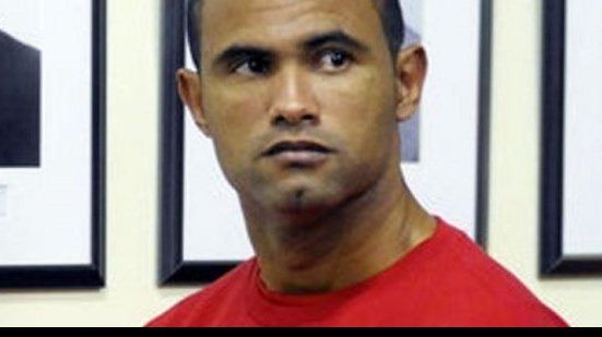Imagem Goleiro Bruno é preso após mandado ser expedido pela Justiça