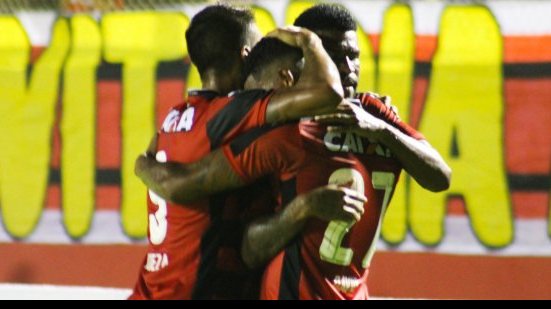Imagem Em clássico tenso, Vitória vence Bahia de virada e sai em vantagem