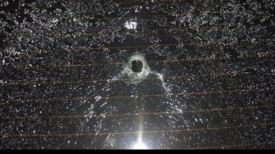 Imagem Carro com jogadores do Vitória é alvejado após Ba-Vi