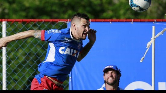 Imagem &#039;Teatro do caramba&#039;, dispara Tiago em crítica a arbitragem na expulsão de Gustavo