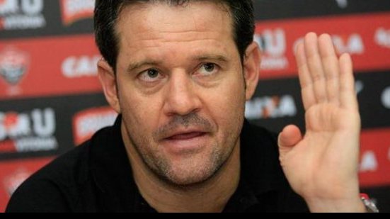Imagem   Argel detona arbitragem do Ba-Vi : “Estava perdido, tremeu”