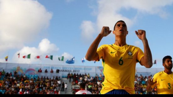 Imagem Futebol de areia: Brasil goleia na 500ª vitória e lidera grupo no Mundial