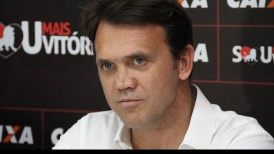 Imagem Petkovic descarta já ter um nome de treinador para o Vitória