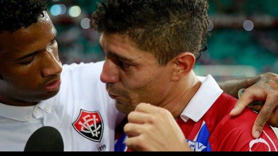 Imagem  Renê Santos pede desculpas à Edson por cabeçada