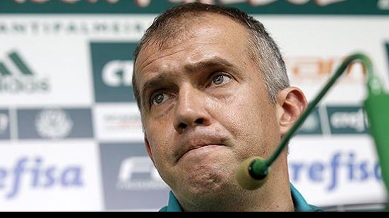 Imagem Eduardo Baptista é demitido após derrota na Bolívia