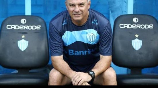 Imagem Técnico finalista do Gauchão é especulado no Vitória
