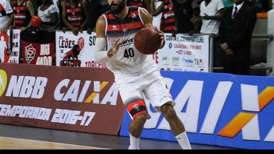 Imagem Jogadores de basquete do Vitória estarão no gramado do Barradão