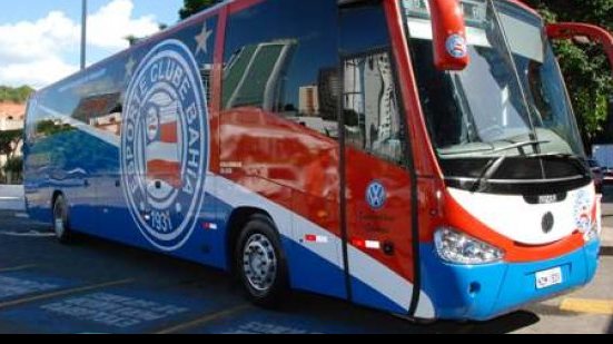 Imagem Ônibus do Bahia é apedrejado ao chegar no Barradão