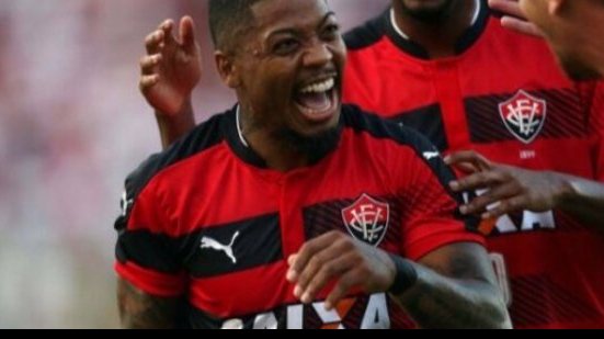 Imagem Marinho manda recado para torcida do Bahia: “Apaga a luz e toma”