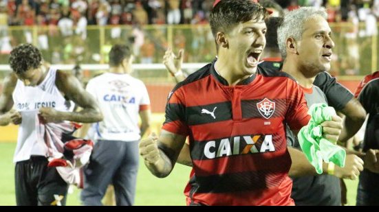 Imagem Lateral foca em estreia contra o Avaí e espera fazer grande Série A com o Vitória