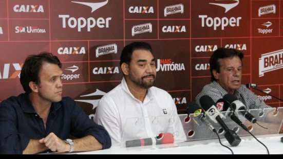 Imagem Torcida do Vitória detona diretoria após anúncio de Petkovic como técnico