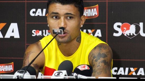 Imagem Sinval nega saída de Kieza para o Sport: "O Vitória deseja a permanência dele"