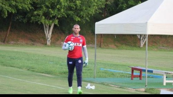 Imagem Contratado para ser titular, novo goleiro do Bahia é regularizado e pode estrear contra Atlético-PR