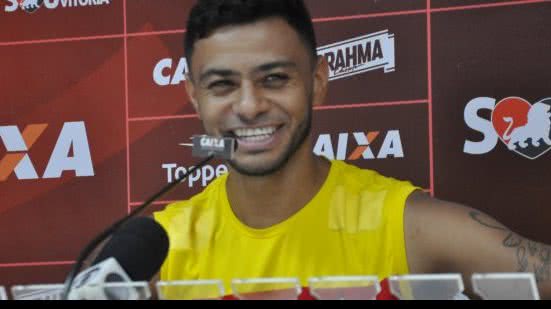Imagem Cleiton Xavier aprova escolha de Petkovic para técnico do Vitória