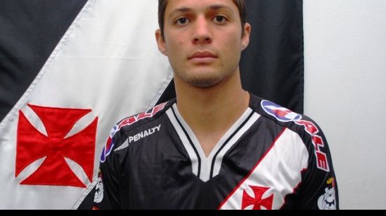 Imagem Após sofrer goleada na estreia da Série A, Vasco acerta com zagueiro revelado pelo Vitória