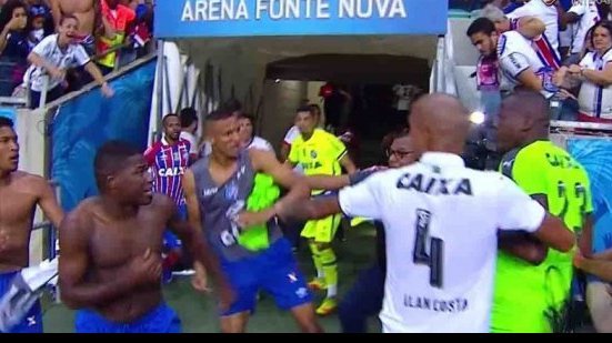 Imagem Bahia e Vitória são multados por brigas no BAVI; Argel é suspenso
