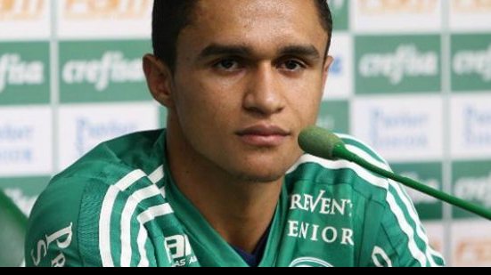 Imagem Vitória pode perder Erik para o Botafogo