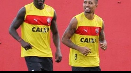 Imagem Kieza vai passar por teste físico e pode reforçar o Vitória diante do Corinthians