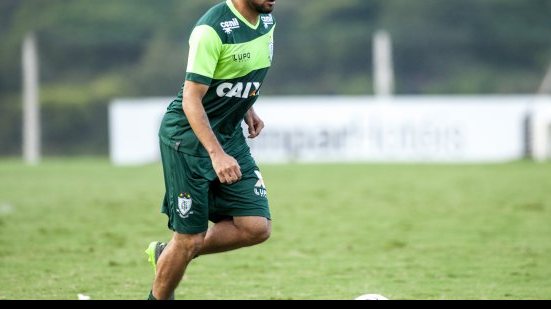 Imagem Sem espaço no Vitória, &#8203;Norberto assina com América-MG e espera fazer grande Série B