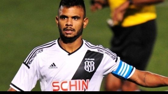 Imagem  Destaque na Ponte Preta, ex-Vitória pode acertar com o São Paulo