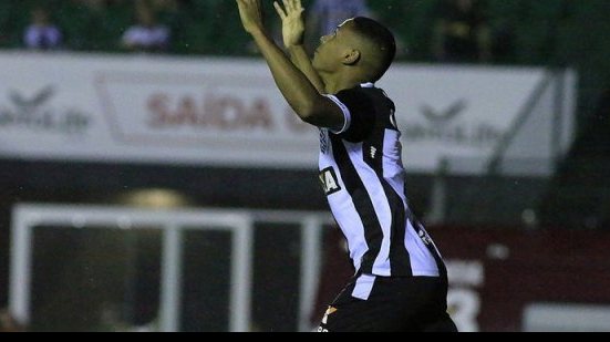 Imagem Com líder Figueirense em campo, dois jogos abrem 3ª rodada da Série B nesta terça