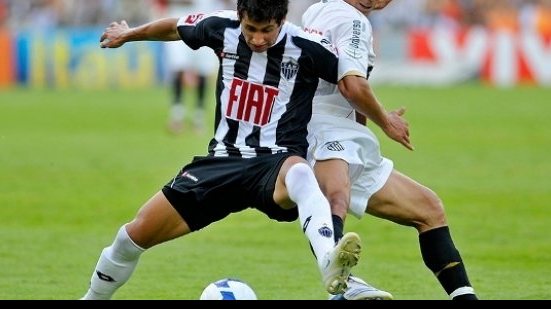Imagem Após luta contra o câncer, jogador revelado pelo Galo morre aos 29 anos