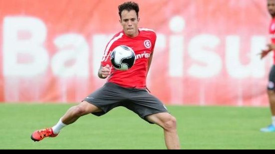 Imagem Bahia negocia contratação de meia do Inter