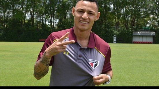 Imagem A caminho de Salvador, Neilton se despede do São Paulo