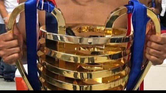 Imagem Matheus Sales comemora primeiro título pelo Bahia