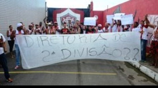 Imagem Crise à vista: torcedores do Vitória convocam protesto antes de reunião do conselho