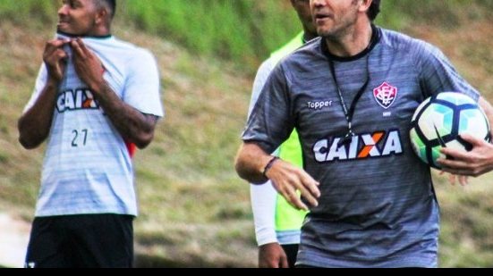 Imagem Brasileiro mal começou e Vitória já caminha a passos largos para a Série B; Mas Pet é ídolo!