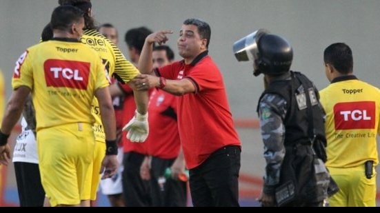 Imagem Técnico do Atlético-GO admite que luta do time será contra a degola