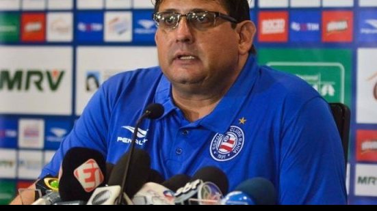 Imagem Com negócio quase fechado, Inter tenta incluir atletas em transação para tirar treinador do Bahia