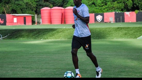 Imagem &amp;#8203;Kanu se prepara para retornar ao Vitória contra o Fluminense fora de casa pela Série A
