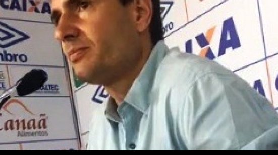 Imagem Diretor de futebol do Bahia nega acerto com Jorginho: “não tem uma situação assinada”