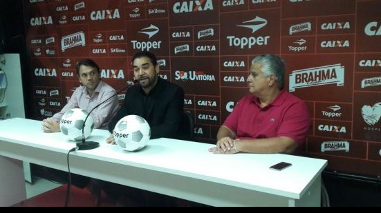 Imagem Ivã de Almeida enaltece Sinval Vieira e deixa portas do Vitória abertas para o amigo